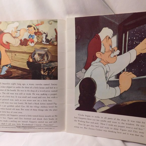 WALT DISNEY'S PINOCCHIO BOOK LINEN LIKE 2006 COLLECTIBLE - Picture 7 of 8